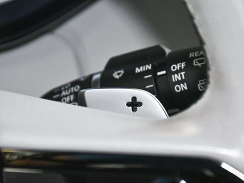 Used 2023 Land Rover Range Rover Sport SE Dynamic image 44