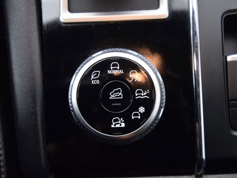 Used 2022 Mitsubishi Outlander SE image 35