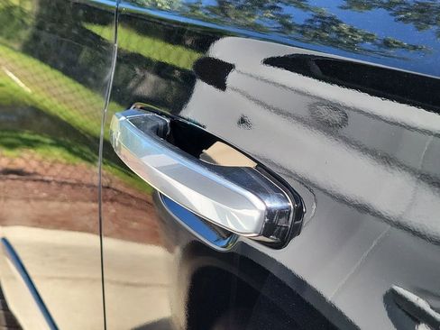 Used 2019 Cadillac Escalade Luxury RWD image 13