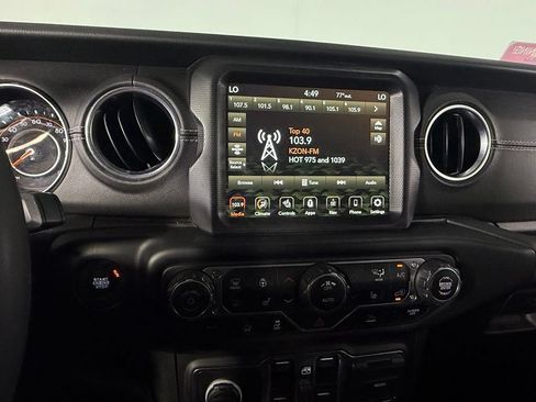 Used 2023 Jeep Gladiator Overland w/ Popular Equipment Package AWD/4WD image 18