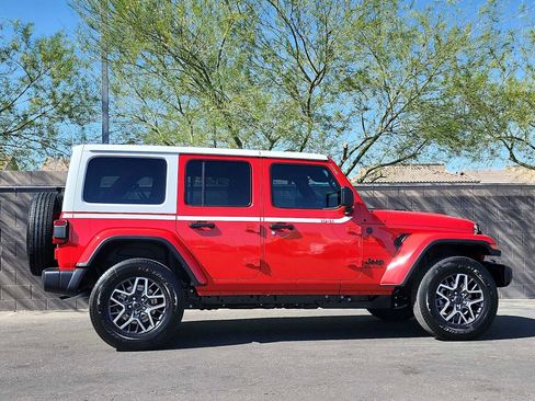New 2026 Jeep Wrangler Unlimited Sahara w/ Whitecap Package AWD/4WD image 10
