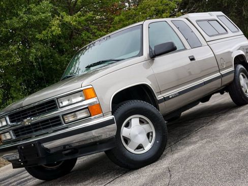 Used 1998 Chevrolet Silverado 1500 4x4 Extended Cab w/ Preferred Equipment Group 2 image 64