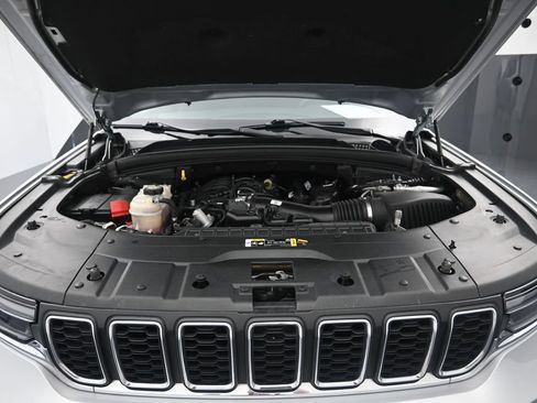 Used 2024 Jeep Grand Cherokee L Laredo RWD image 27