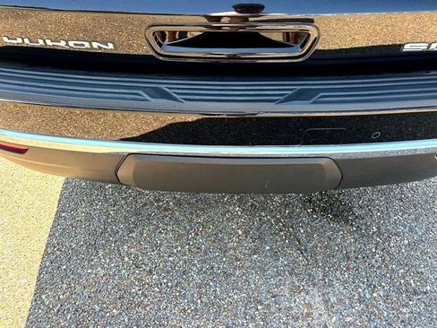 Used 2022 GMC Yukon SLT w/ SLT Luxury Package image 11