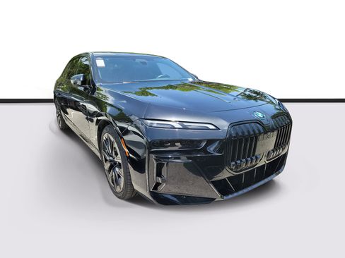Certified 2023 BMW i7 xDrive60 AWD/4WD image 1