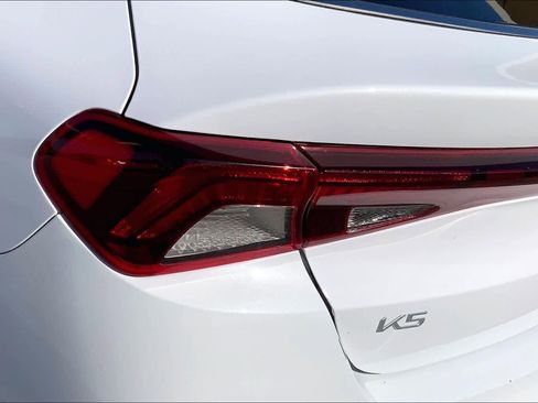 Used 2023 Kia K5 LXS image 27