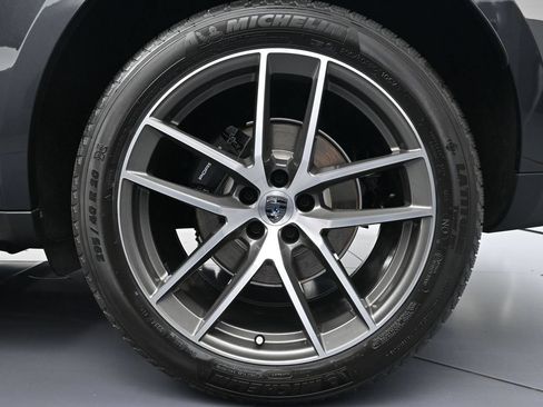 Certified 2026 Porsche Macan AWD/4WD image 26