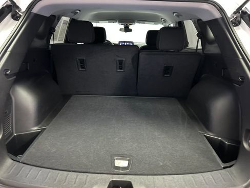 Used 2025 Chevrolet Blazer LT FWD image 24
