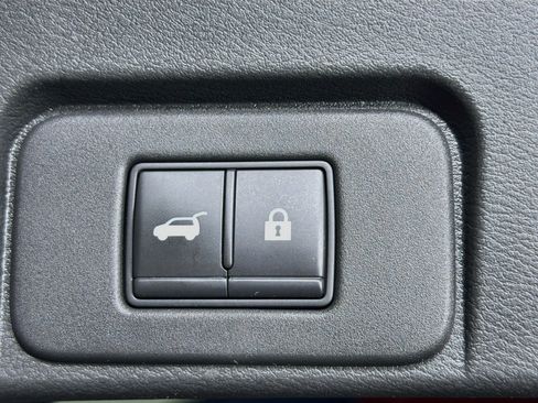 Used 2021 Nissan Rogue SV w/ Premium Package FWD image 29