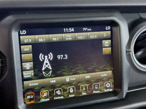 Used 2023 Jeep Wrangler Unlimited Sahara w/ Cold Weather Group AWD/4WD image 21