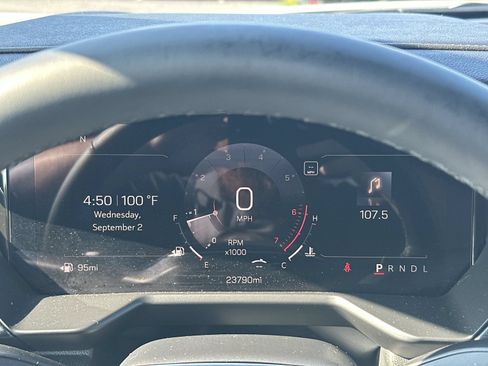 Used 2026 GMC Acadia Elevation w/ Elevation Premium Package FWD image 23