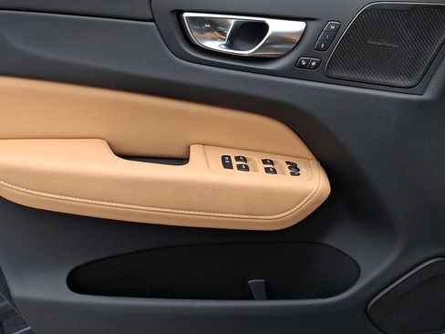 Used 2023 Volvo XC60 B5 Ultimate w/ Climate Package image 13