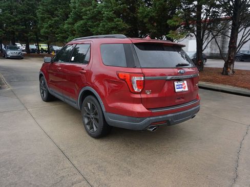 Used 2018 Ford Explorer XLT w/ Equipment Group 202A FWD image 22
