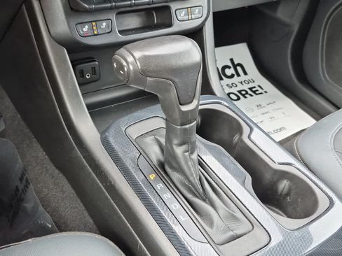 Used 2020 Chevrolet Colorado Z71 AWD/4WD image 12