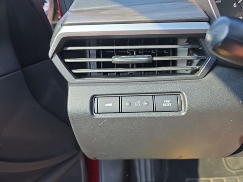 Used 2025 Nissan Altima 2.5 SV FWD image 21