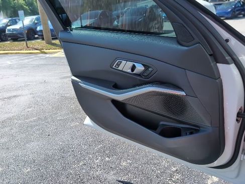 Used 2020 BMW 330i Sedan w/ Convenience Package image 24