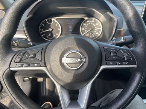 Used 2025 Nissan Altima 2.5 SV image 25