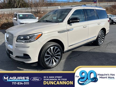 Used 2023 Lincoln Navigator Reserve image 1