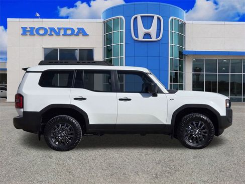 Used 2025 Toyota Land Cruiser 1958 image 2