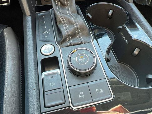 Used 2022 Volkswagen Atlas SEL Premium image 56