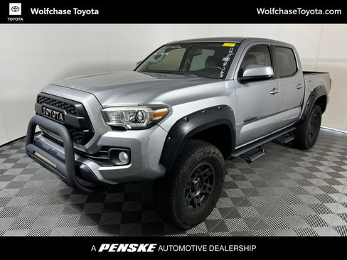 Used 2017 Toyota Tacoma SR5 w/ Tow Package AWD/4WD image 1