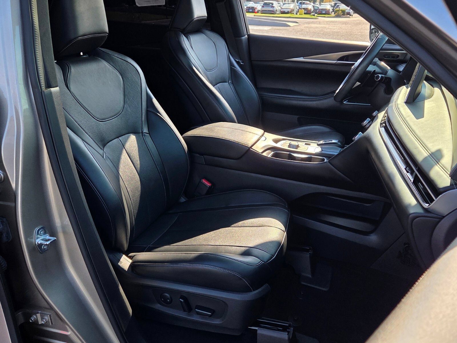 Used 2022 INFINITI QX60 Luxe w/ Vision Package FWD image 17
