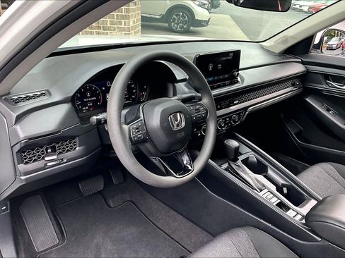 Certified 2023 Honda Accord EX image 18