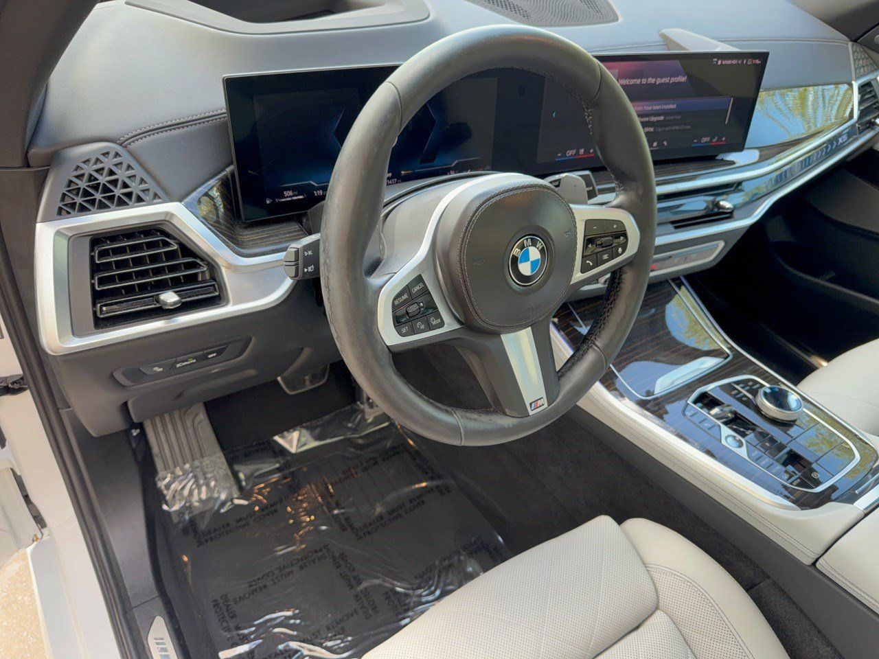 Used 2025 BMW X5 xDrive40i w/ Executive Package AWD/4WD image 4