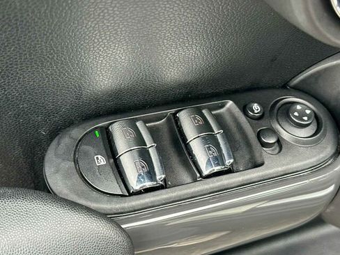 Used 2019 MINI Cooper 4-Door Hardtop w/ Premium Package image 13