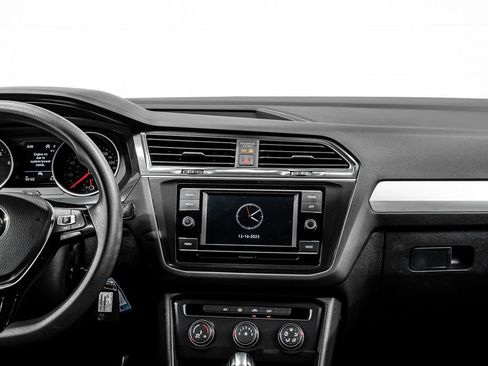 Used 2021 Volkswagen Tiguan S image 25