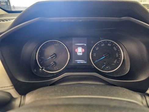 Used 2022 Toyota RAV4 XLE Premium AWD/4WD image 18