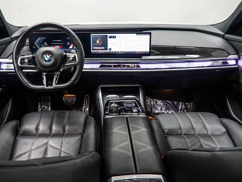 Used 2025 BMW 740i RWD image 5