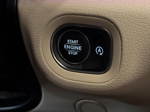 New 2026 Mercedes-Benz GLS 450 4MATIC image 22