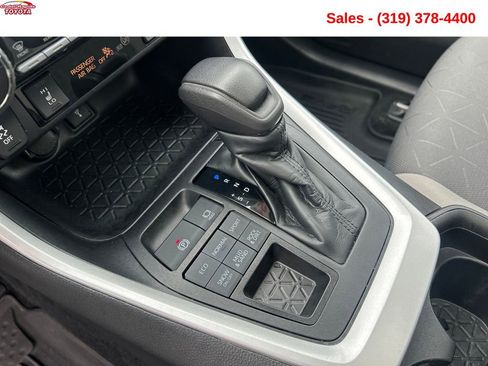 Used 2021 Toyota RAV4 XLE w/ Convenience Package AWD/4WD image 23