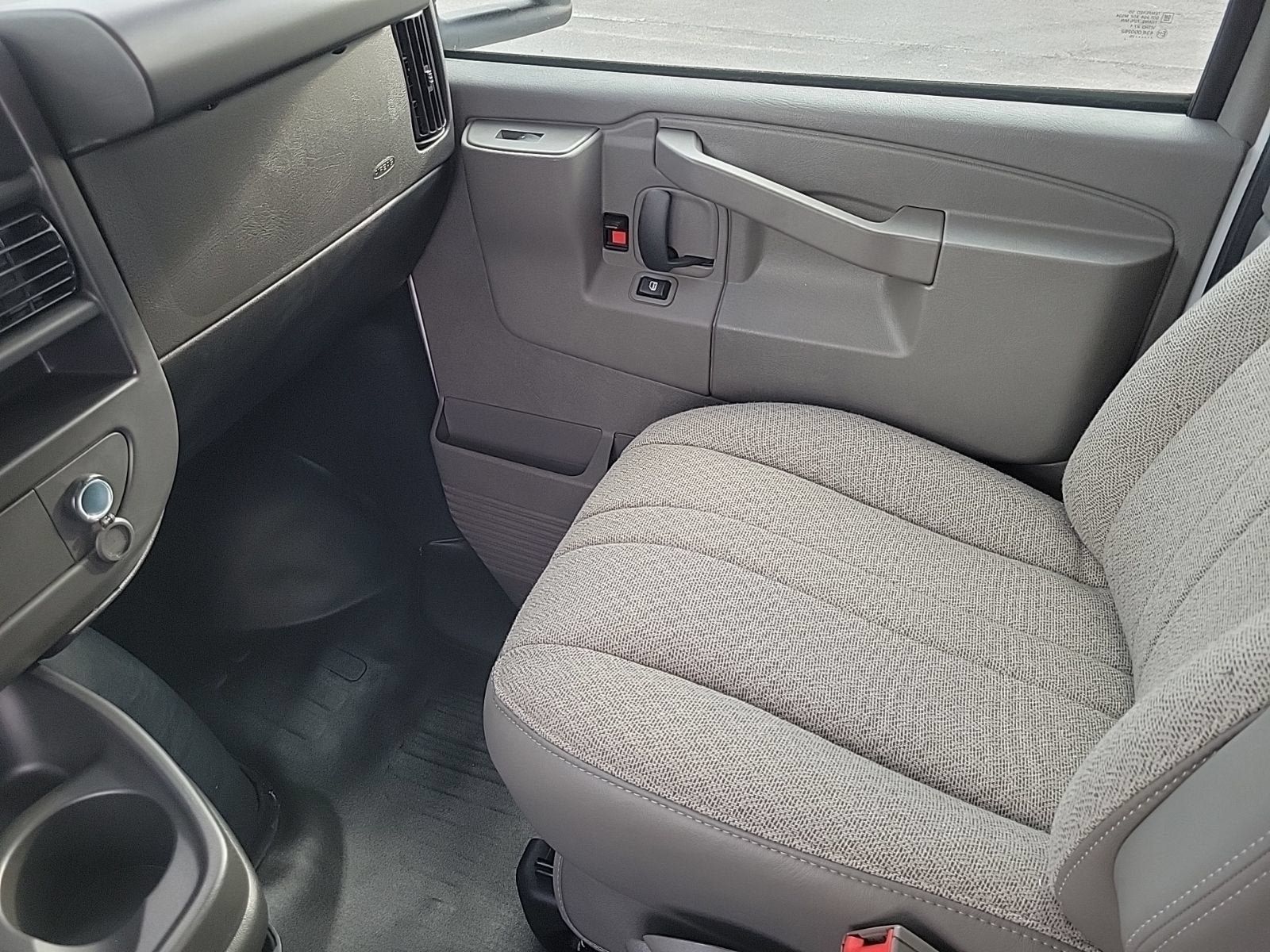 New 2025 GMC Savana 3500 w/ Power Convenience Package RWD image 15
