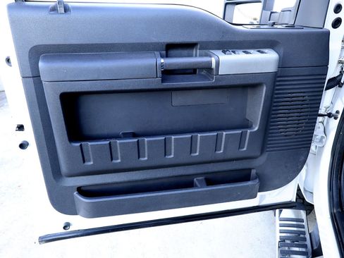 Used 2016 Ford F250 Lariat w/ Lariat Ultimate Package image 30