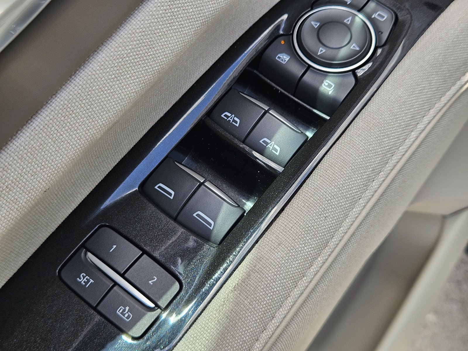 Used 2022 Cadillac Escalade Premium Luxury Platinum AWD/4WD image 30