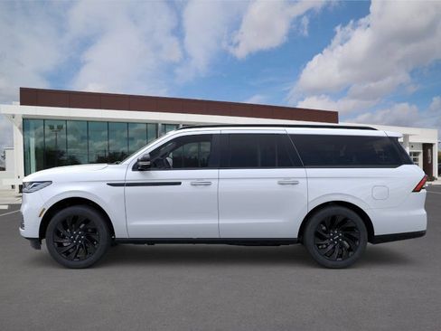 New 2025 Lincoln Navigator L Reserve w/ Jet Appearance Package AWD/4WD image 3