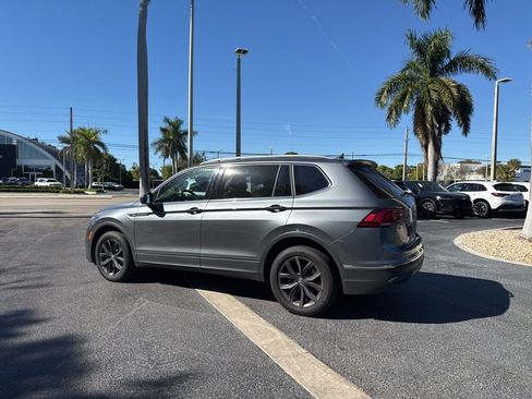Used 2023 Volkswagen Tiguan SE image 8