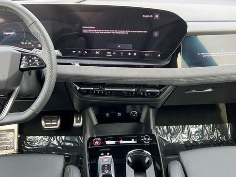 Certified 2025 Audi SQ6 e-tron Prestige w/ Black Optic Package image 22