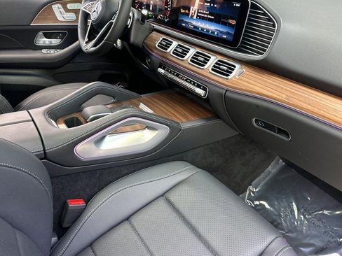 Used 2025 Mercedes-Benz GLE 450e 4MATIC image 32