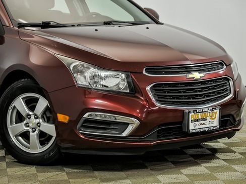 Used 2015 Chevrolet Cruze LT image 2