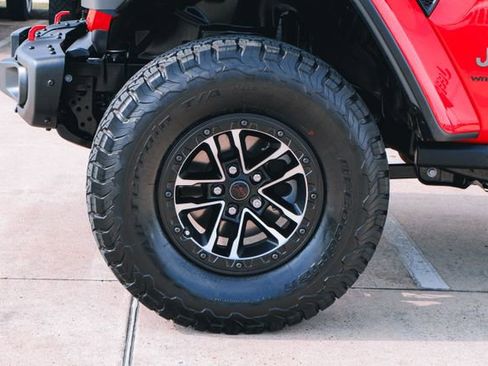 Used 2025 Jeep Wrangler Unlimited Rubicon image 23