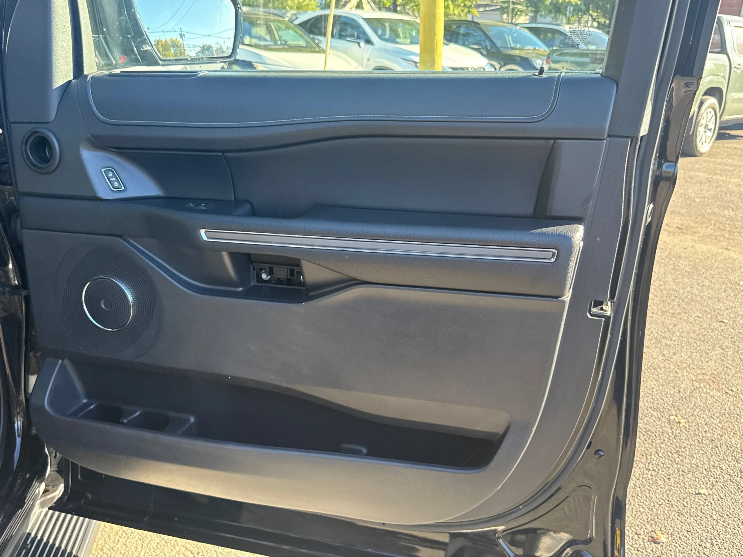 Used 2024 Ford Expedition Max XLT AWD/4WD image 18