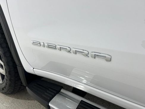 Used 2024 GMC Sierra 1500 SLT w/ SLT Premium Package AWD/4WD image 31
