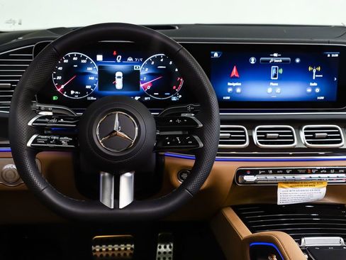 New 2026 Mercedes-Benz GLS 450 4MATIC image 16