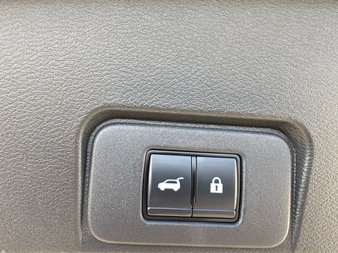 Used 2023 Nissan Rogue SL w/ SL Premium Package FWD image 10