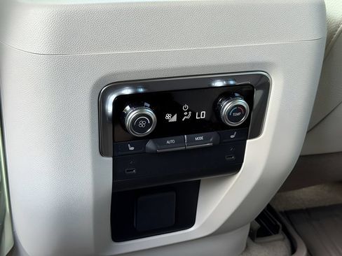 New 2026 GMC Yukon XL Denali w/ Sun & Power Step Package AWD/4WD image 18