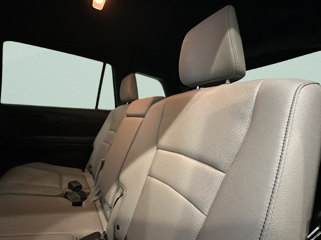 Certified 2023 Honda Passport EX-L image 18