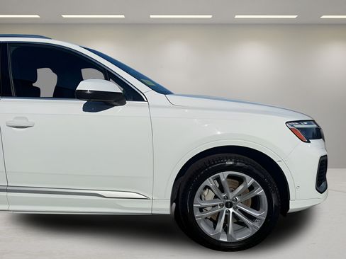 Used 2025 Audi Q7 3.0T Premium Plus AWD/4WD image 28